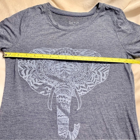 Zoe + Liv Boho Elephant T-Shirt Medium Blue White Elephant Tribal Rayon 🐘 - Picture 10 of 12